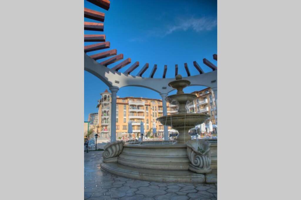 Royal Sun, 6 People, 600 M From The Sea Apartment Pantai Sunny Bagian luar foto
